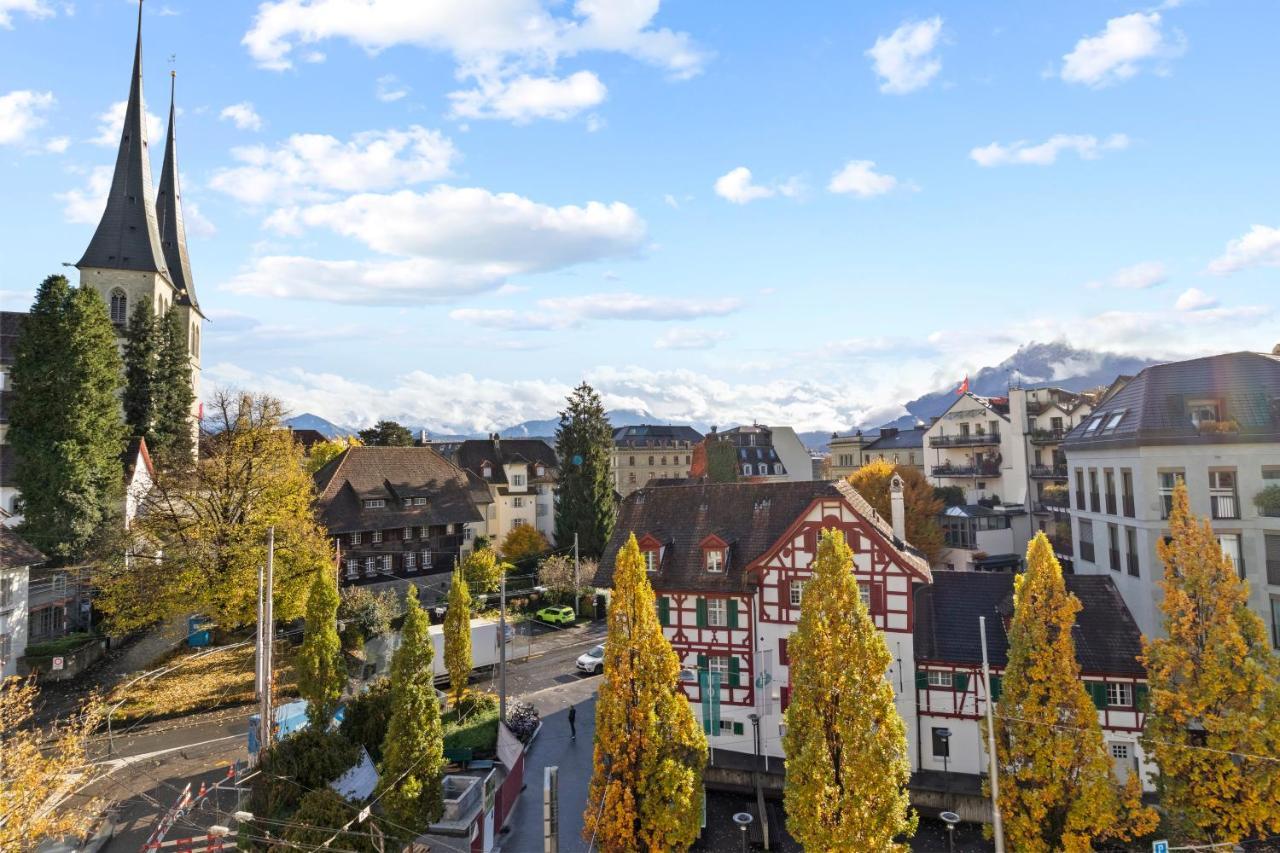 Bright, & Modern Apartamento Lucerne
